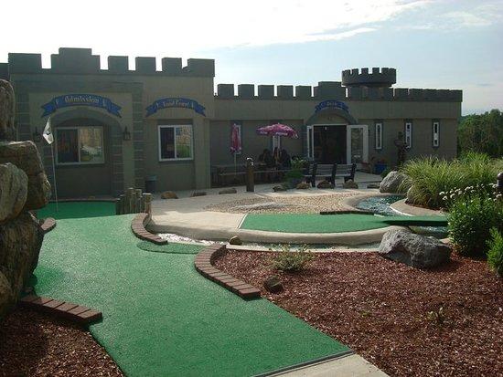Castle Cove Mini Golf