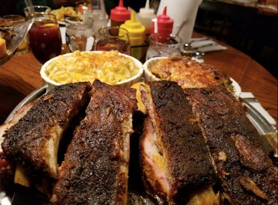 SuzyQue's BBQ and Bar