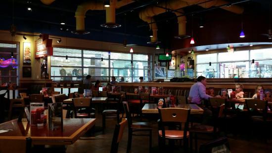 Red Robin Gourmet Burgers
