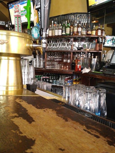 The 10th & Willow Bar & Grill